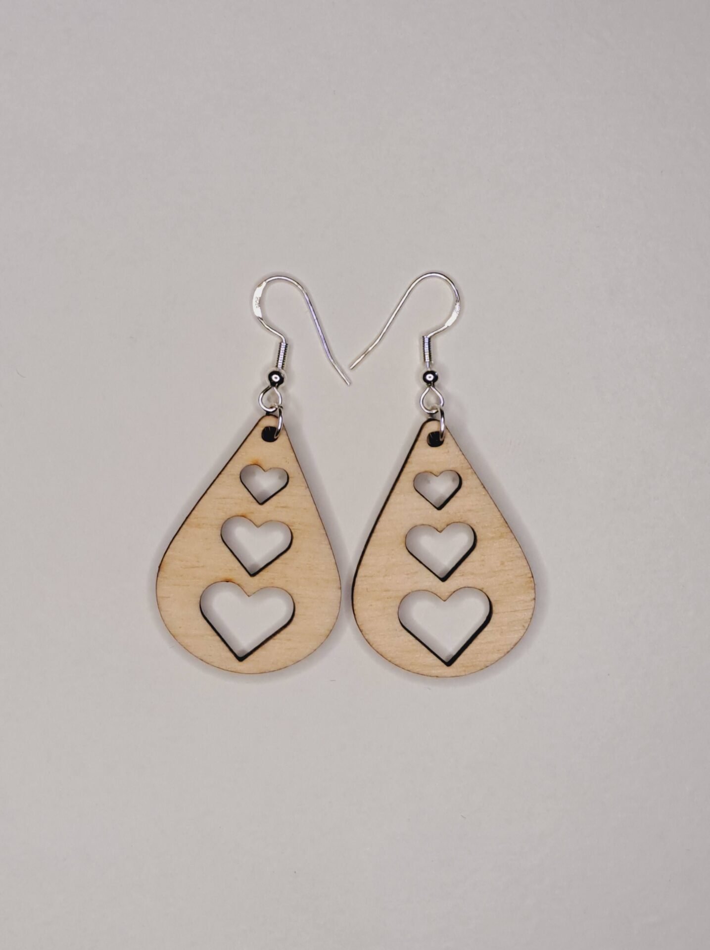 Boucles d'Oreilles pendantes "Triple Hearts" – Image 2